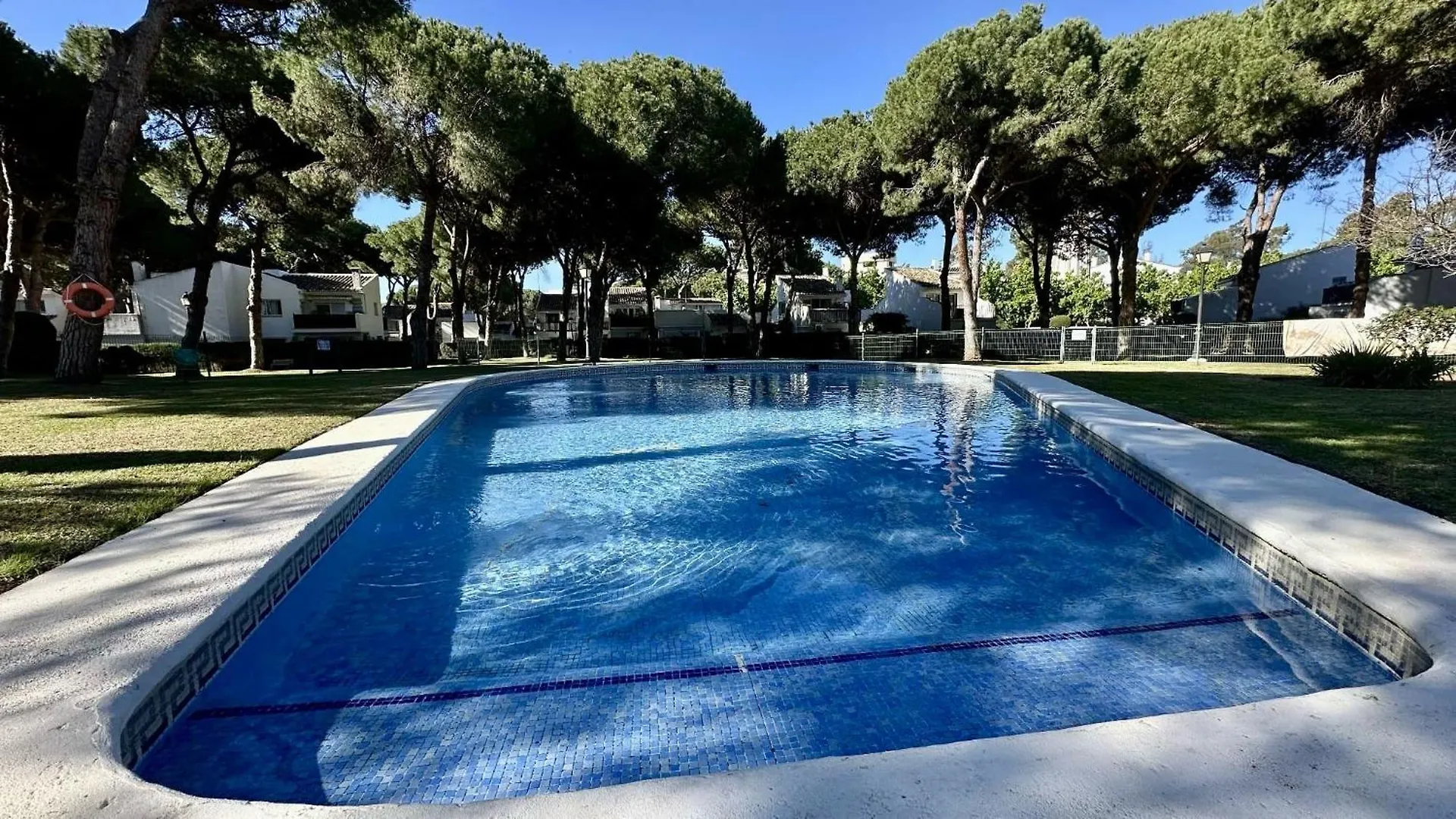 Waves & Pines Apartment El Paraiso, Benamara Estepona