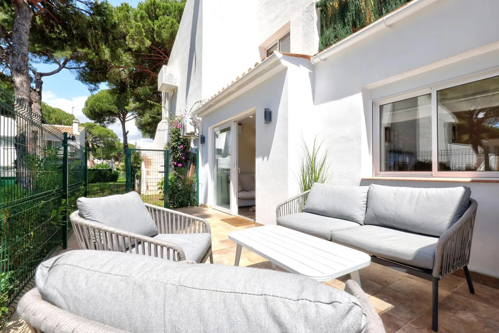 Waves & Pines Apartment El Paraiso, Benamara Estepona