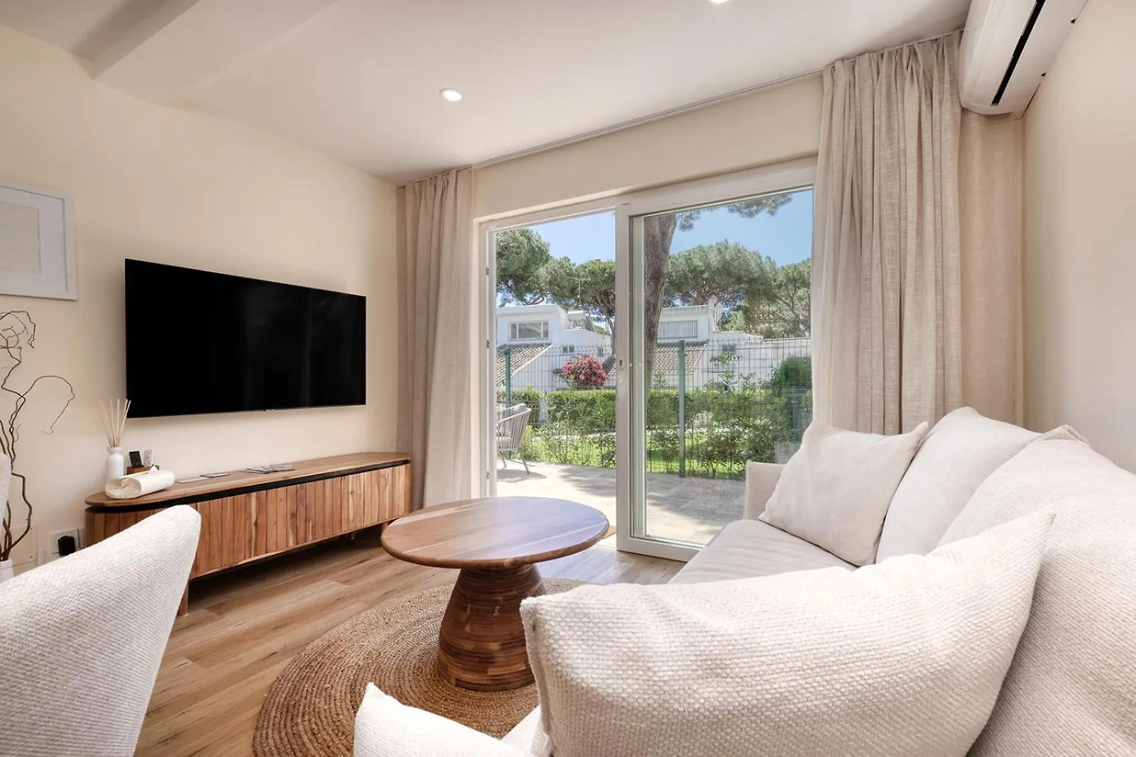 Waves & Pines Apartment El Paraiso, Benamara Estepona Spain