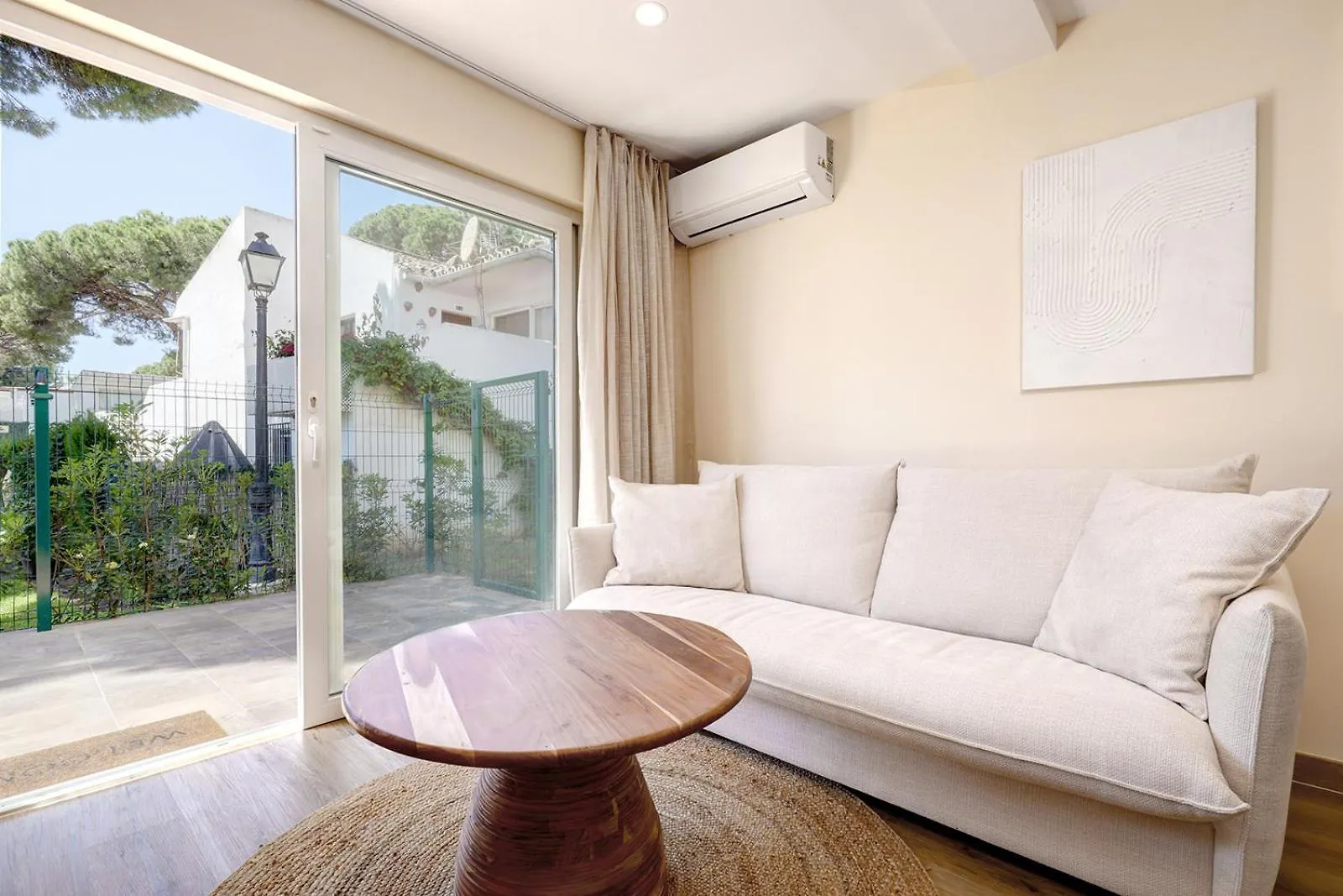 Waves & Pines Apartment El Paraiso, Benamara Estepona