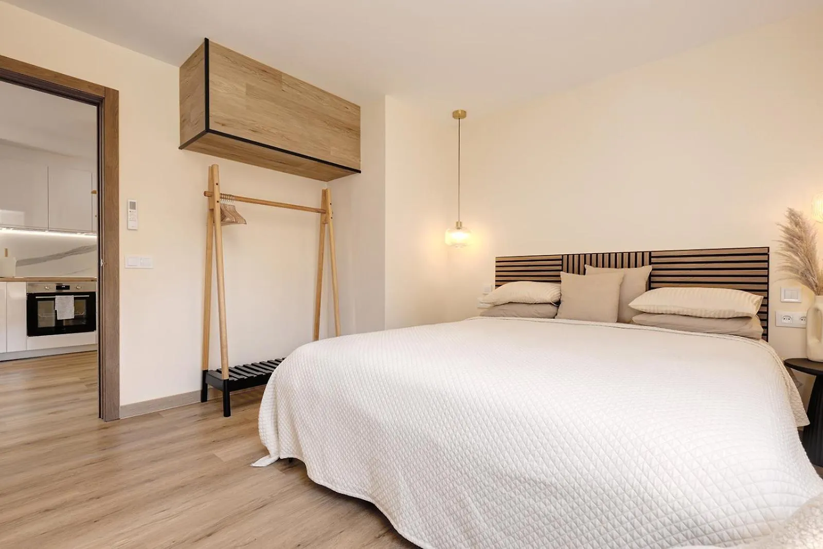 Waves & Pines Apartment El Paraiso, Benamara Estepona