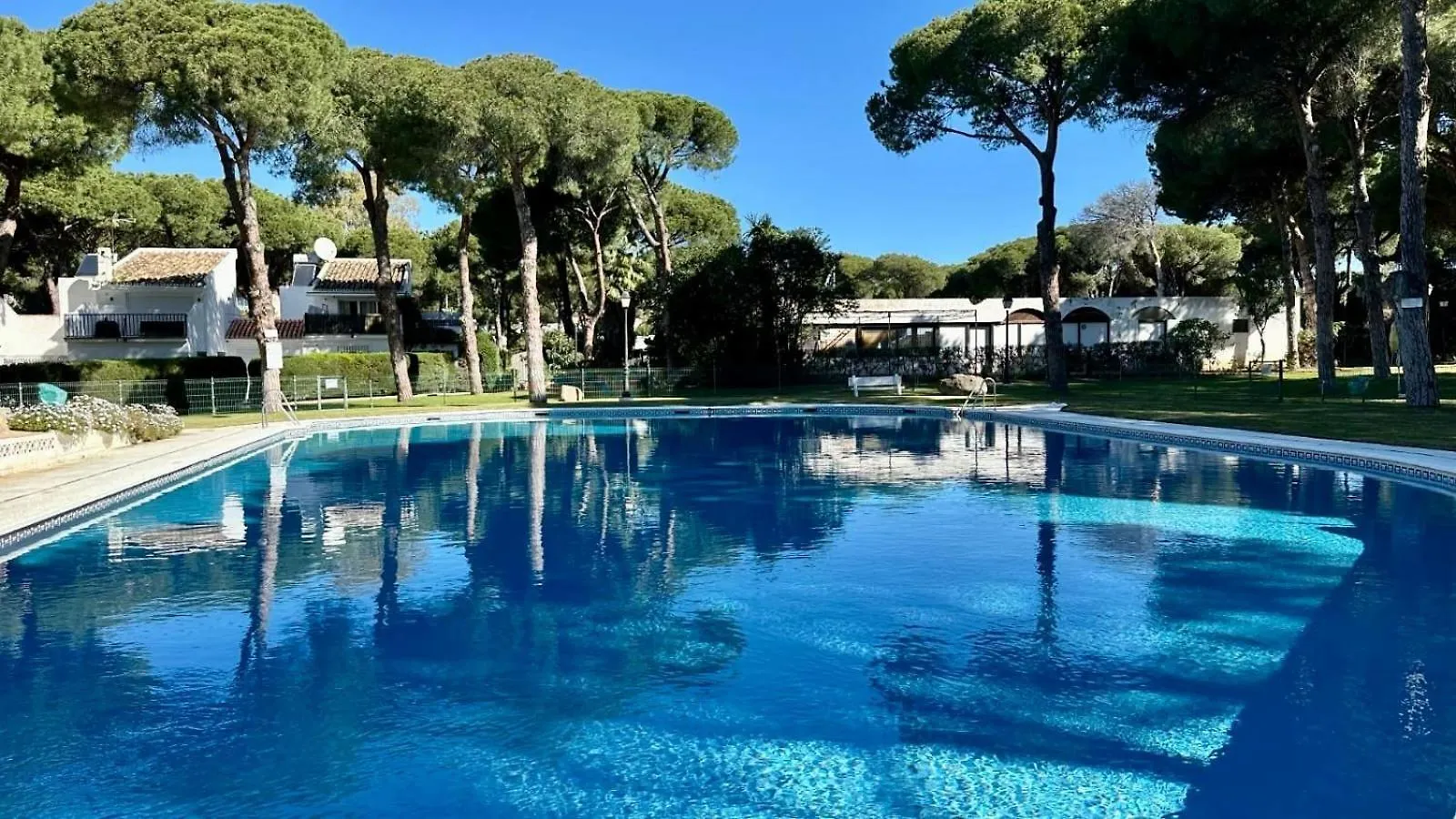 Waves & Pines Apartment El Paraiso, Benamara Estepona