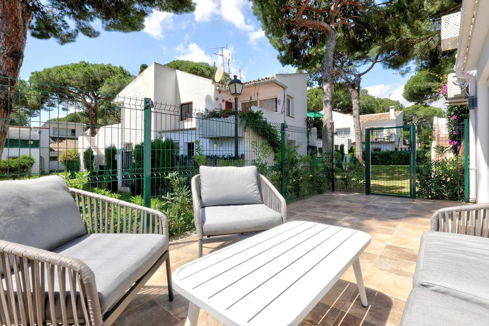 Waves & Pines Apartment El Paraiso, Benamara Estepona 0*,  Spain