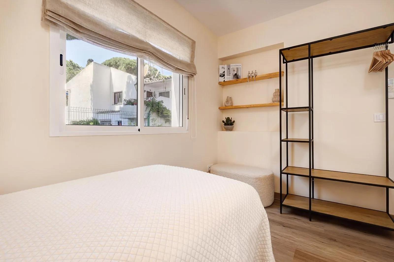 Waves & Pines Apartment El Paraiso, Benamara Estepona